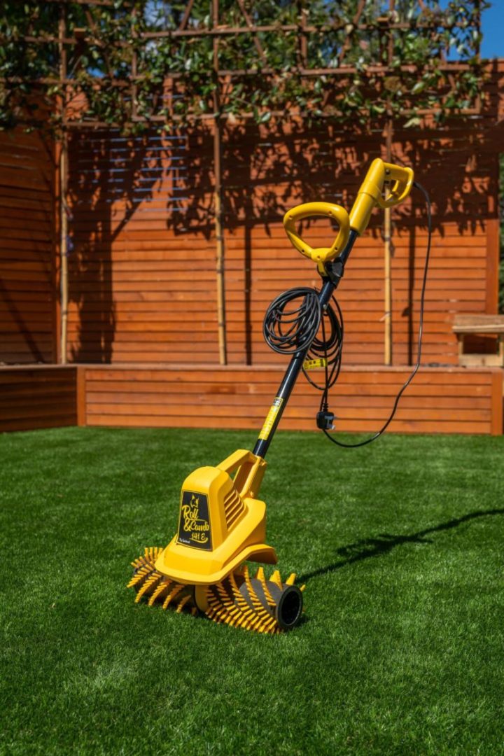 Roll & Comb 141 Electric Power Broom